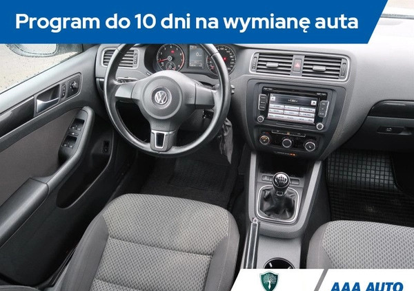 Volkswagen Jetta cena 33000 przebieg: 124570, rok produkcji 2012 z Sztum małe 121
